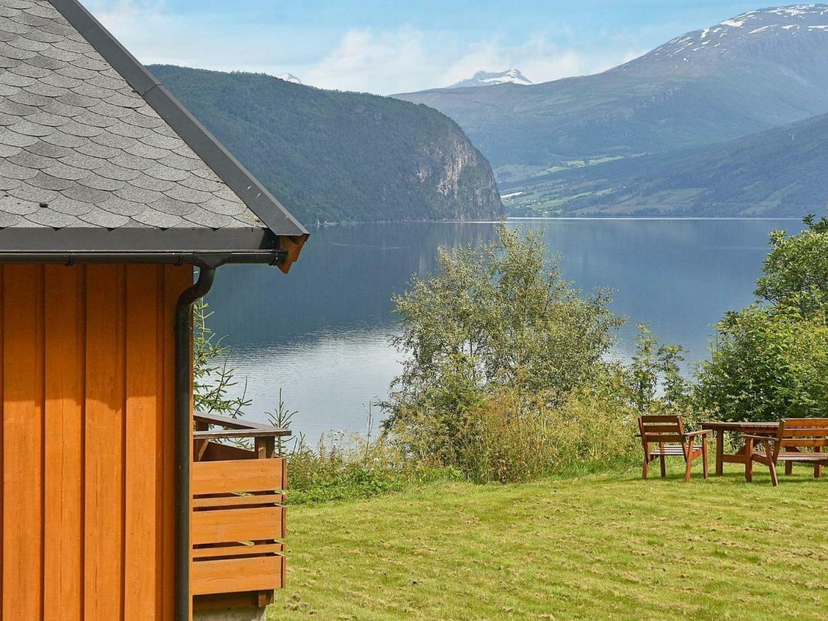 Three-Bedroom Holiday Home In Utvik 1 Reed Dış mekan fotoğraf